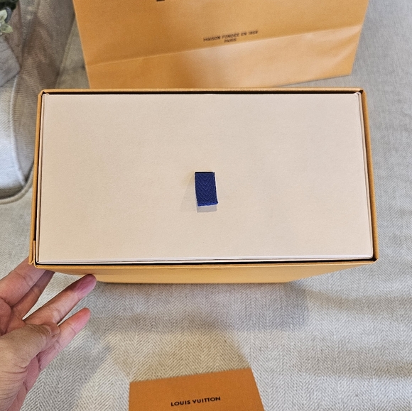 Brand new Louis Vuitton empty gift set - Picture 4 of 16